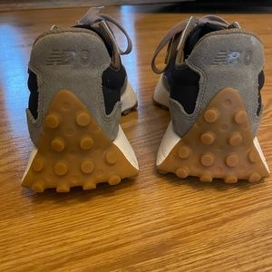 Unisex 7.5 Figs New Balance shoes